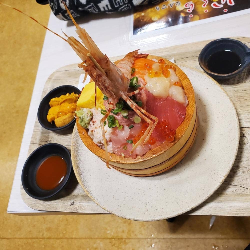 海鮮丼とと丸