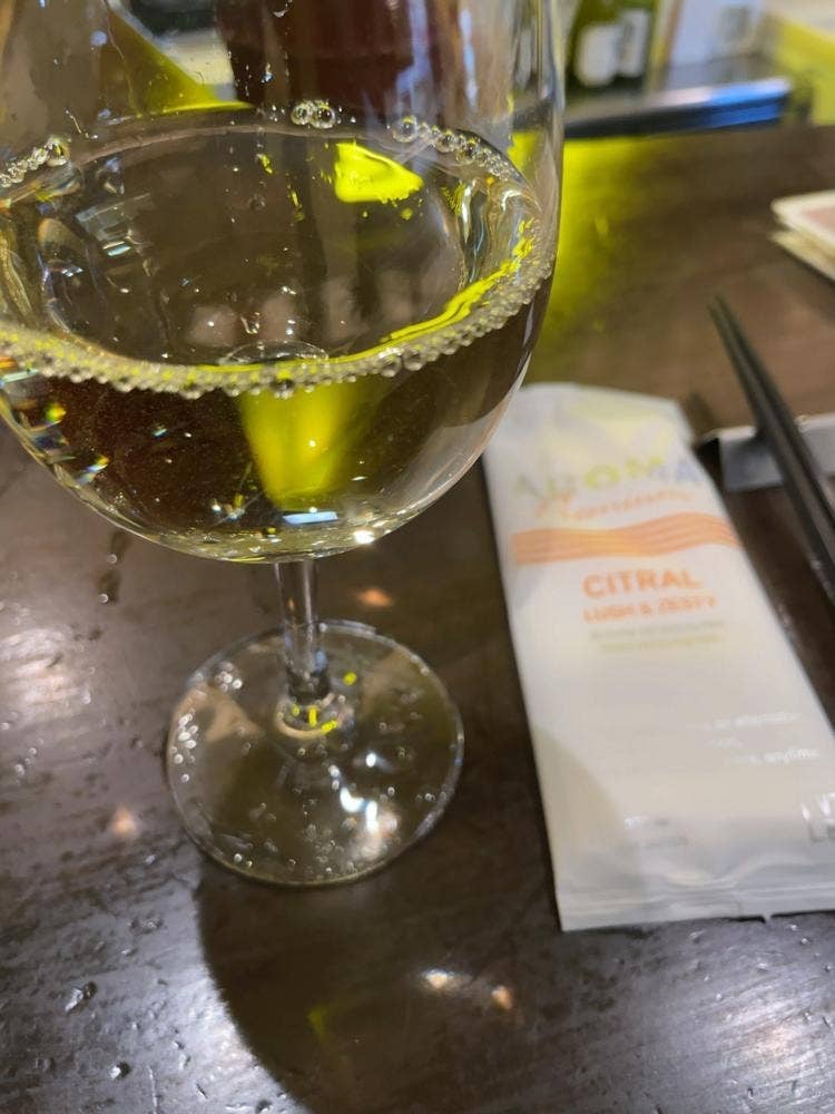 ワイン酒場 すぱいす・かりー Shioya