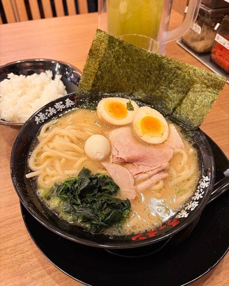 横浜家系ラーメン 有楽家 浦和駅西口店
