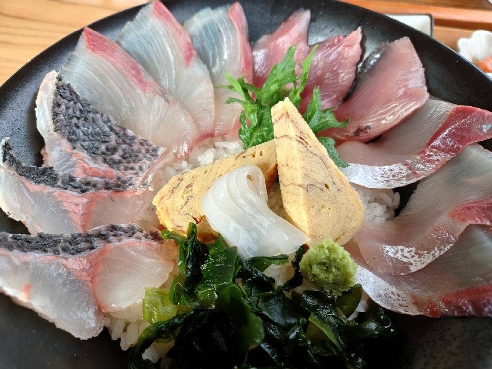 海の見えるごはん屋