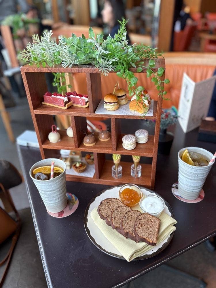 ザ タヴァン グリル&ラウンジ