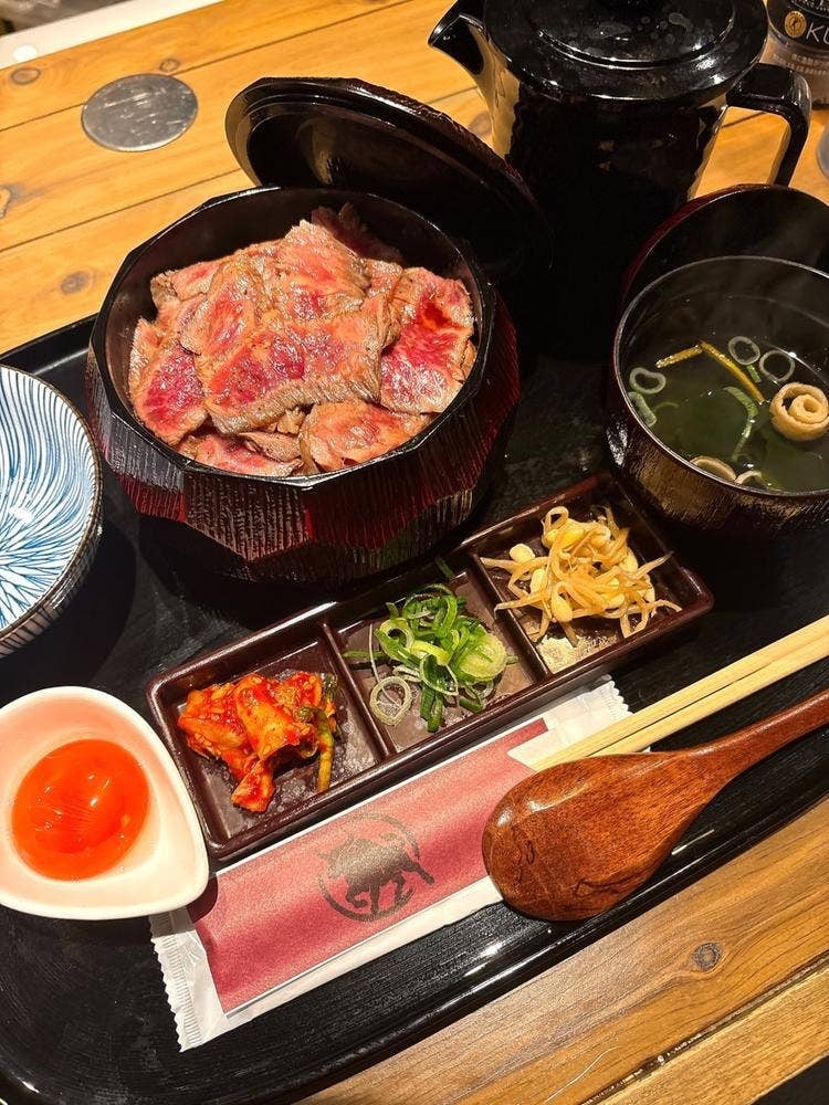 和牛のまるよし 谷四店