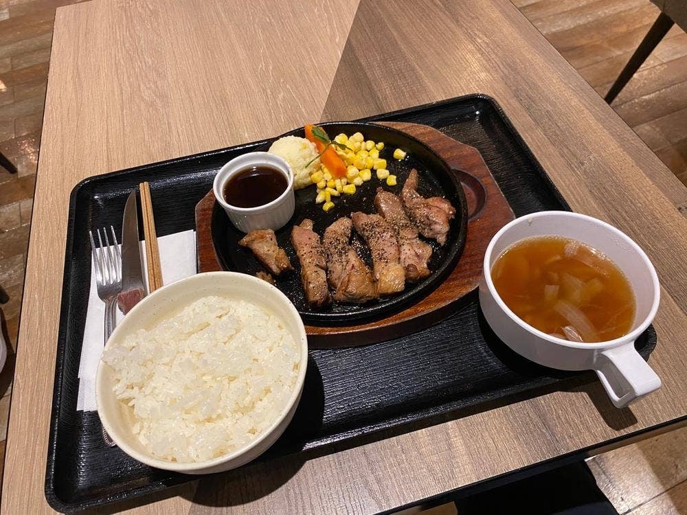 Roast Beef & Steak ANZU 福岡空港