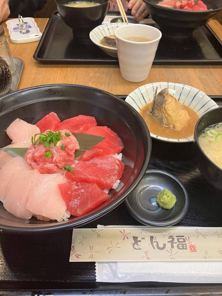 特上まぐろ どん福