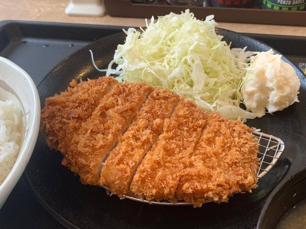 松屋 秋田広面店 松のや併設