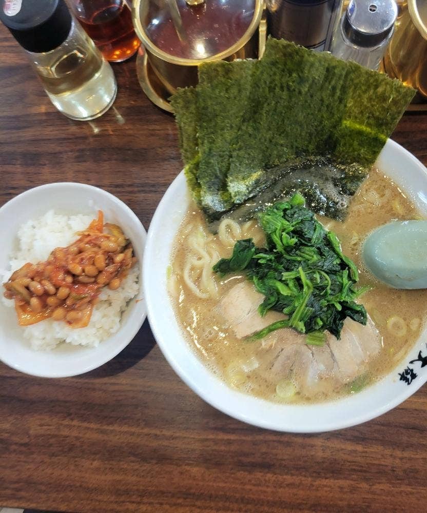 ラーメン 豚の大群