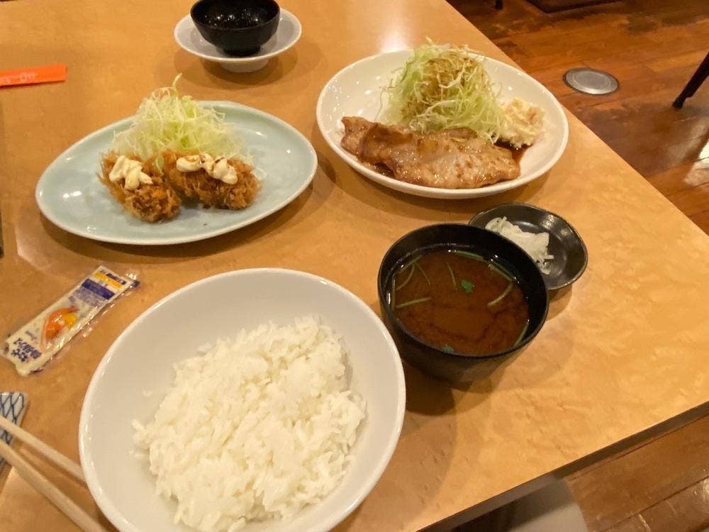 とんかつ割烹 かつ半