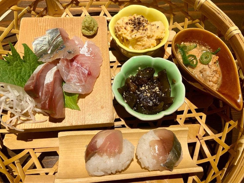 立ち呑み あたりや食堂 東通り店