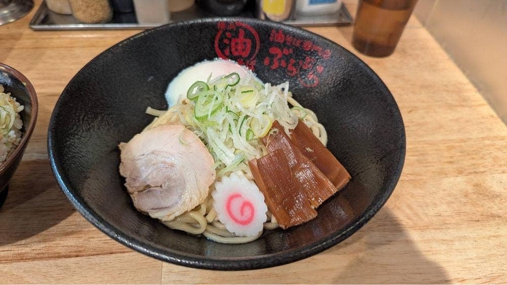 油そば専門店 ぶらぶら 杉田店