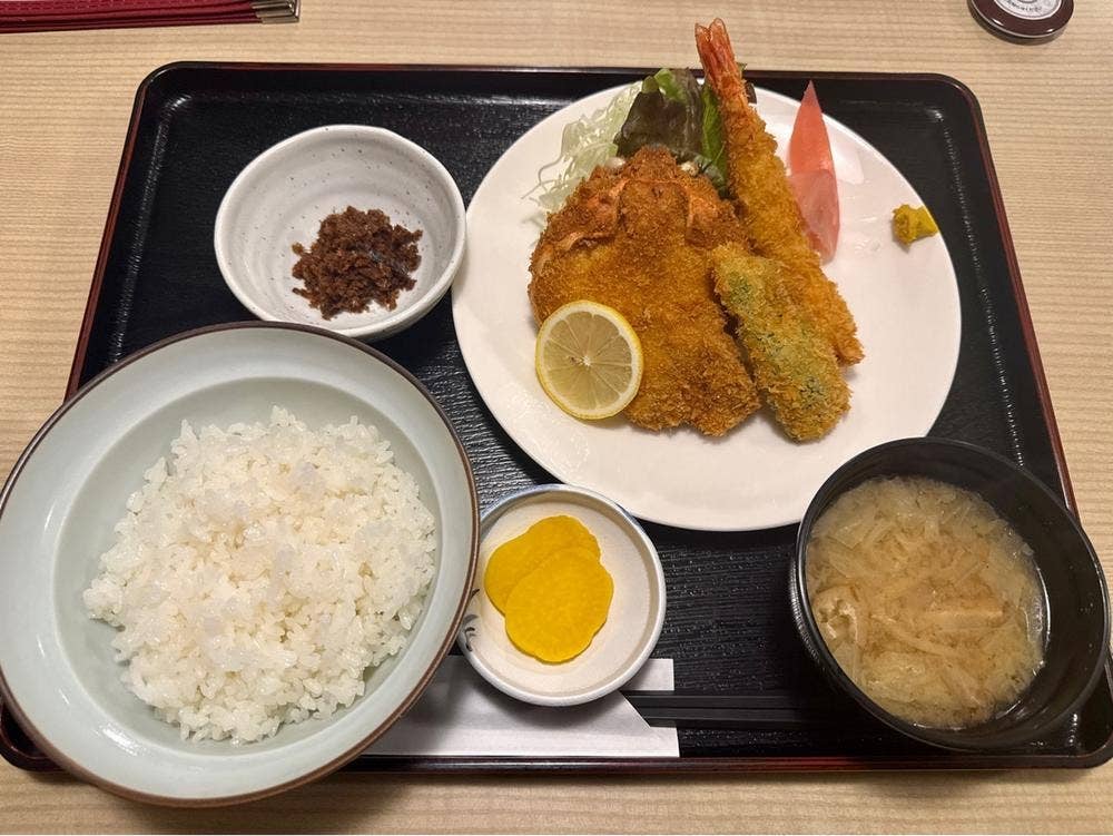 紅ふじ食堂