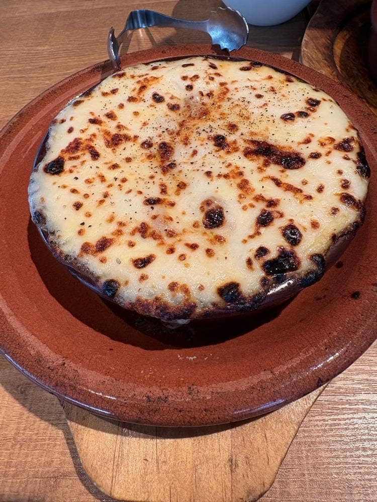 ワインの酒場。ディプント 新宿東口店