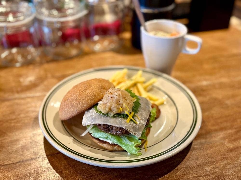 HAT Burger&Coffee Shop