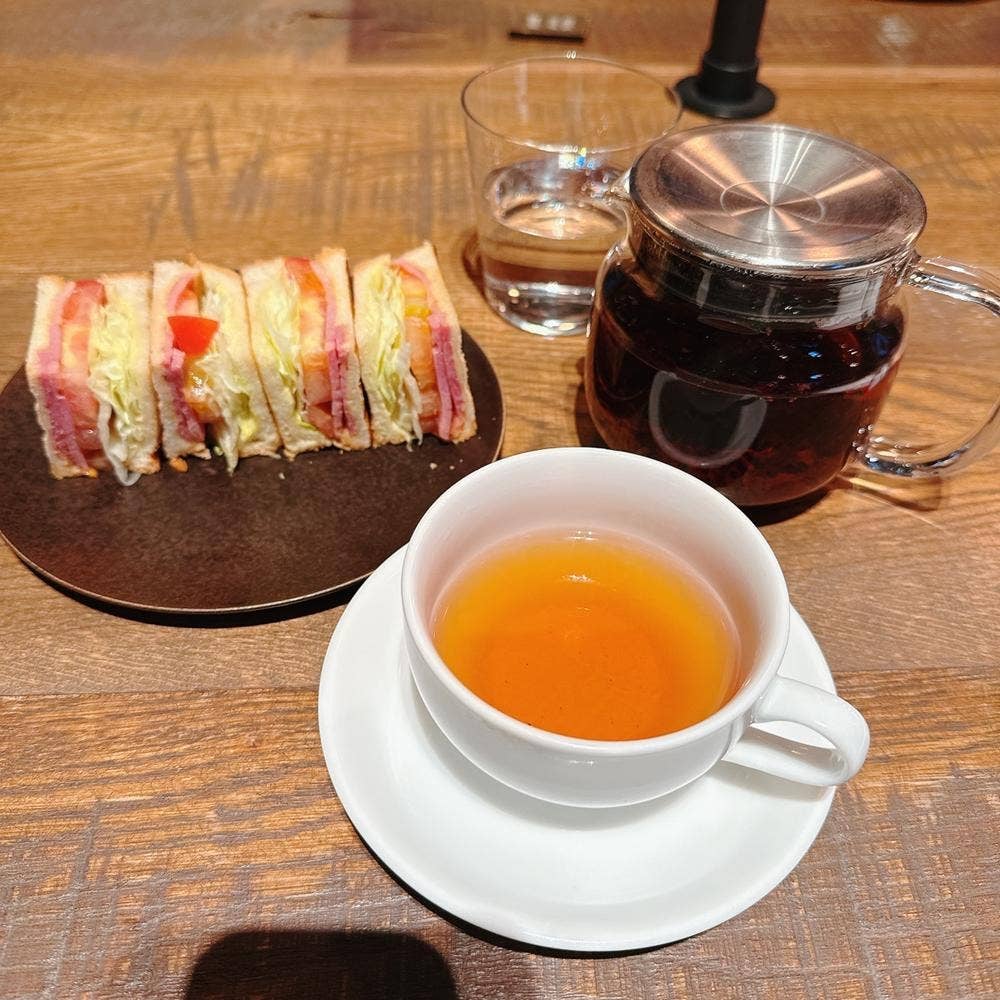 お菓子の家 エミリー・フローゲ