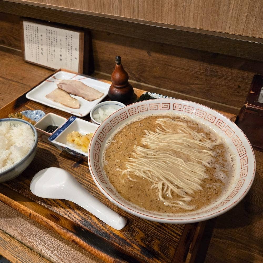 炭火焼濃厚中華そば 奥倫道