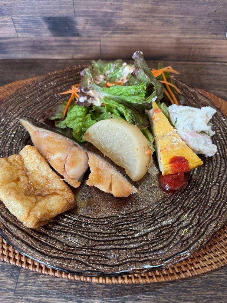 Tomo‘s Cafe