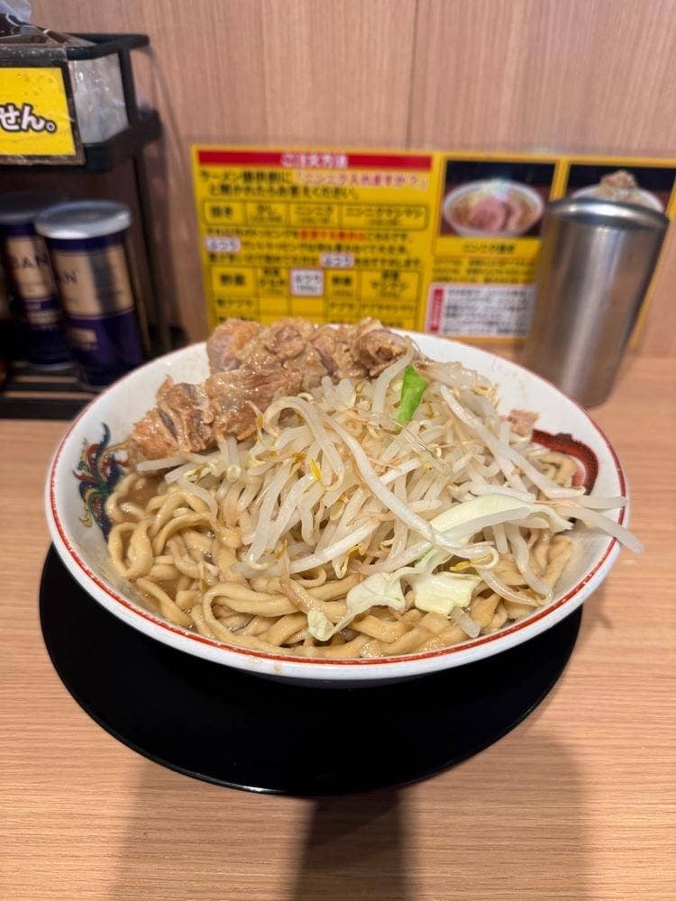 ラーメン豚山 十三東口店