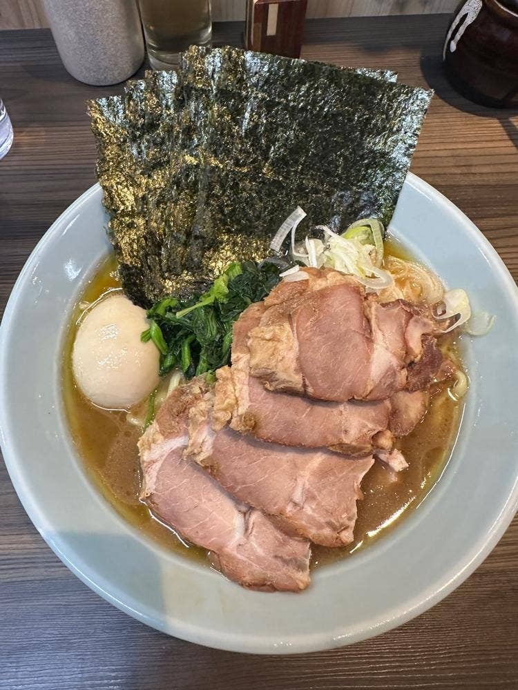 横浜家系ラーメン 侍 池尻店
