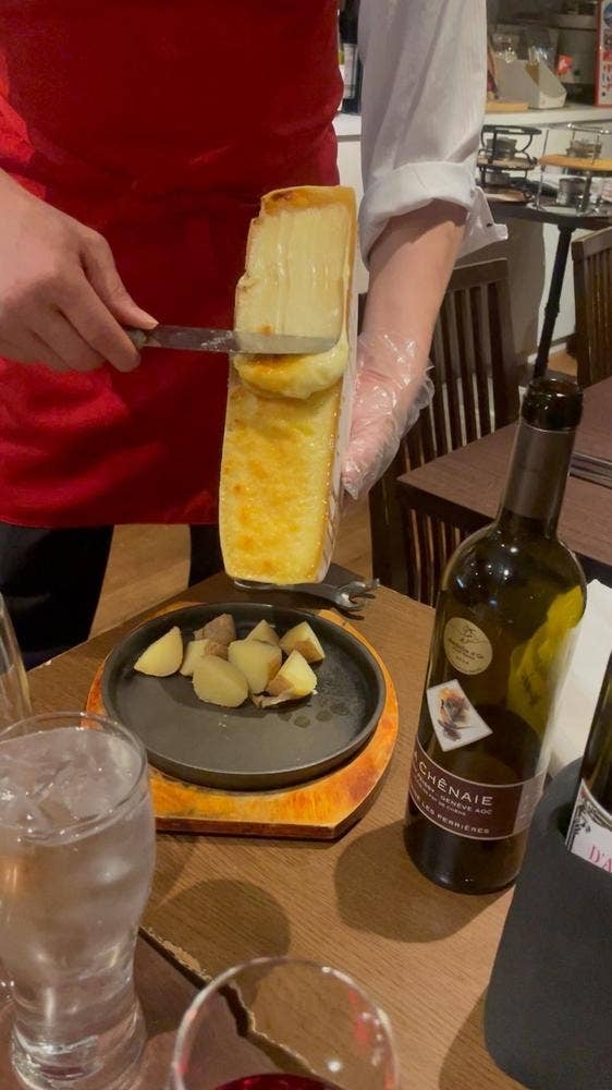 湯島天神横ラクレットグリル スイス料理とスイスワインのお店