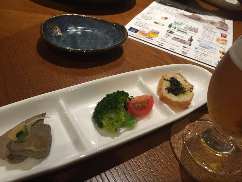 器とお酒と手作り料理のお店 しゅえっと