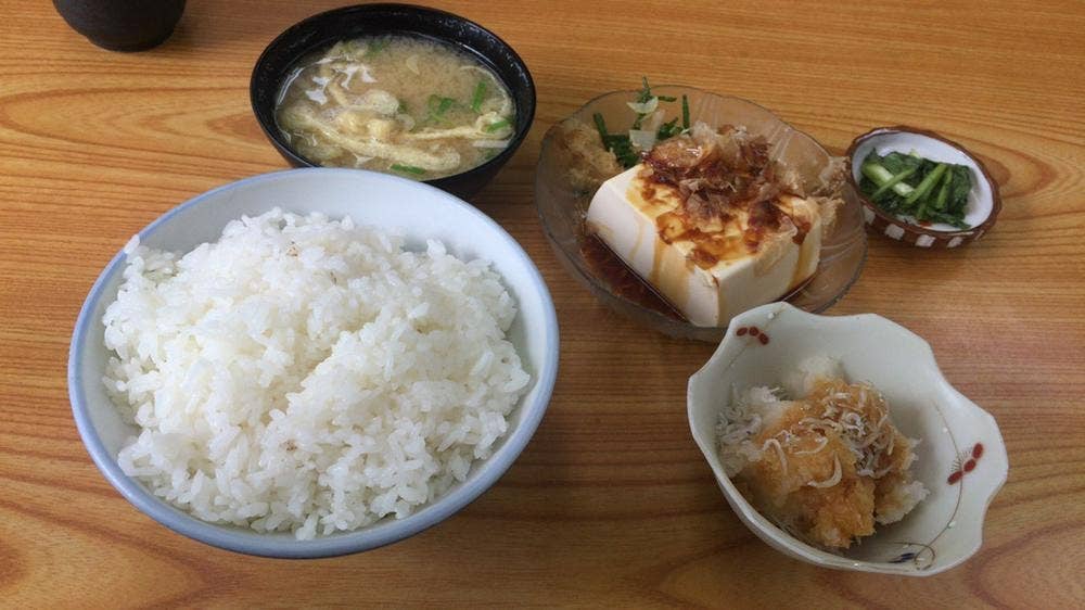 弥生食堂
