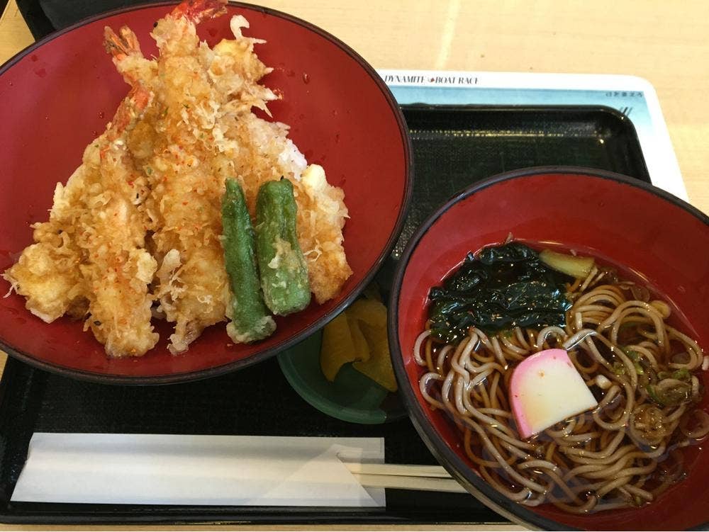 暁そば 海老名SA上り