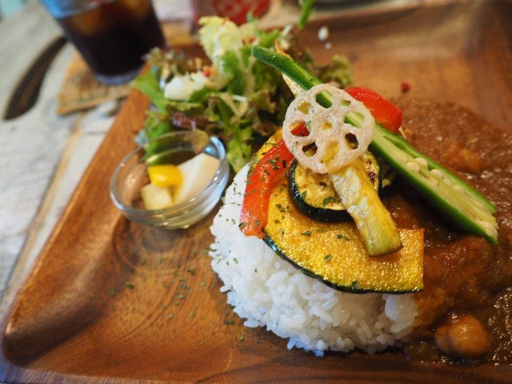 アカツキ カフェ&サムシング