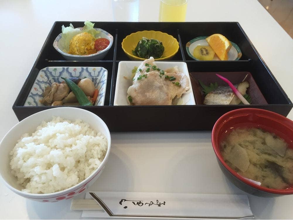 シュウワカイレストランネネ