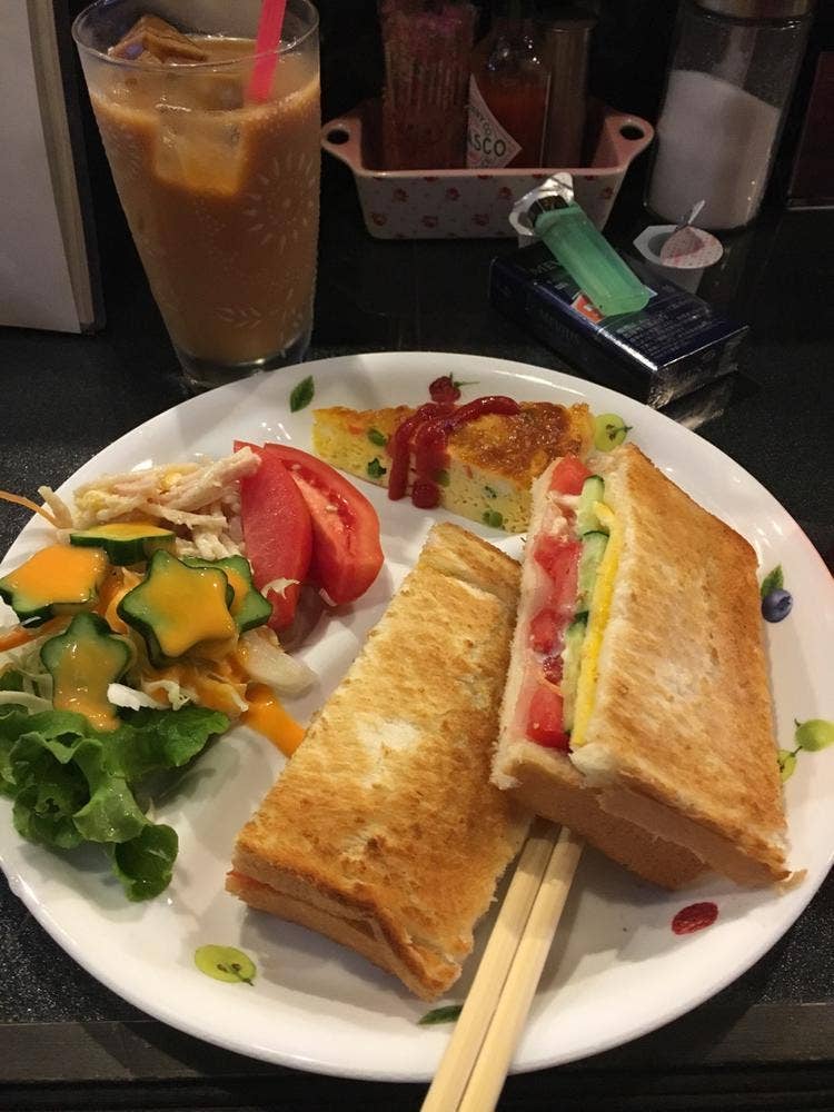 pinky Cafe