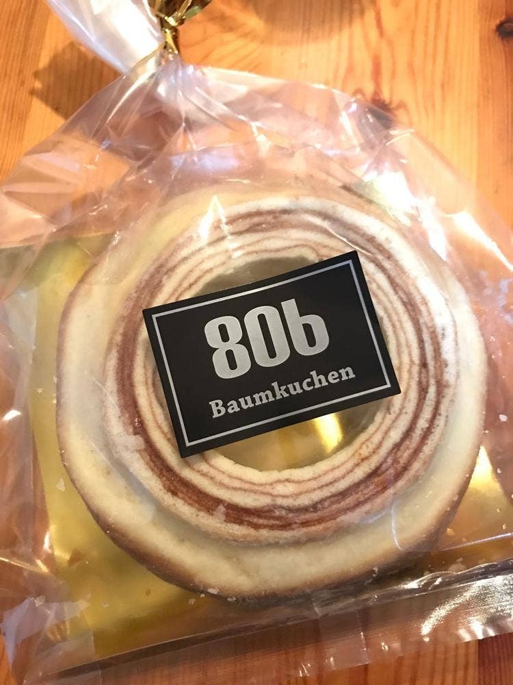 806