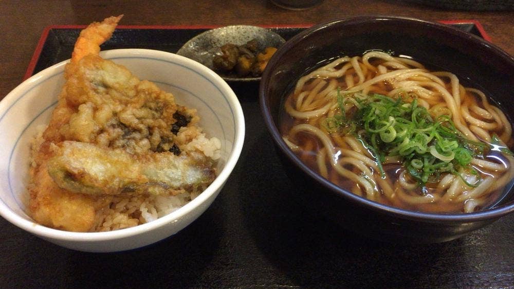 長命うどん 港店