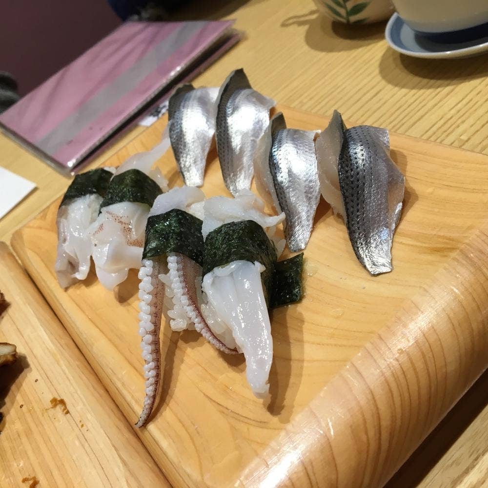 誠すし
