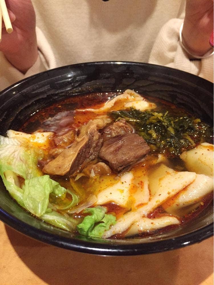 四川麻辣牛肉麺