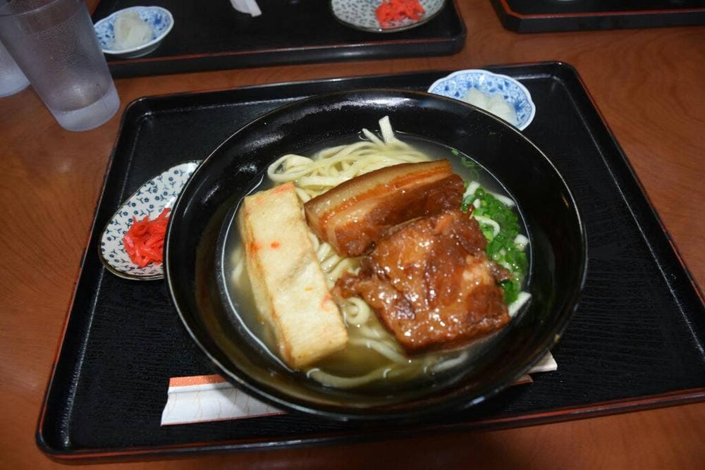 石くびり