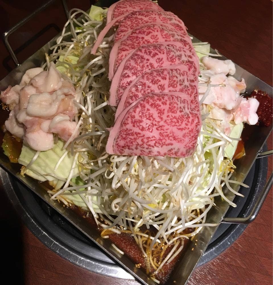 もつ鍋とビオワイン ぼん