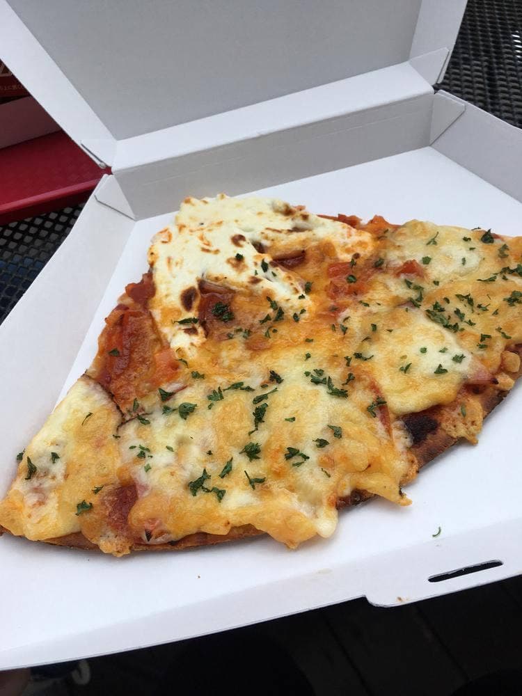 ピザーラエクスプレス 富士急ハイランド店