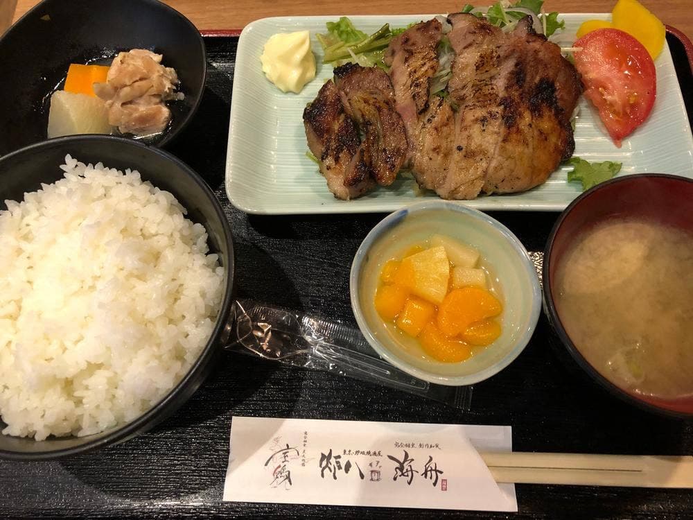 東京・炉端焼酒屋 炉八 日本橋三越前駅本店