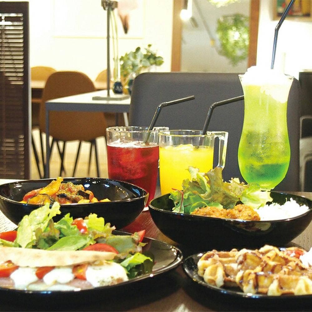 Cafe F-ism