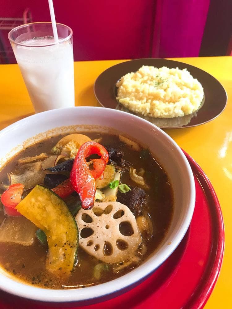 SPICY SOUP CURRY BAR TRIP