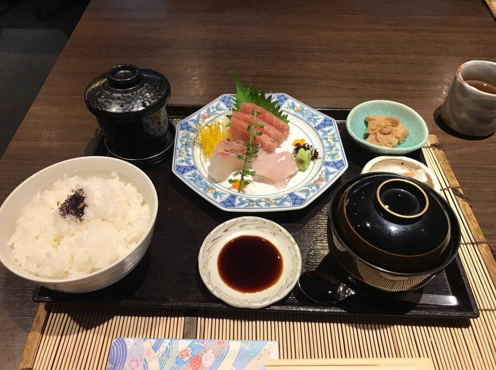 日本料理えいたろう