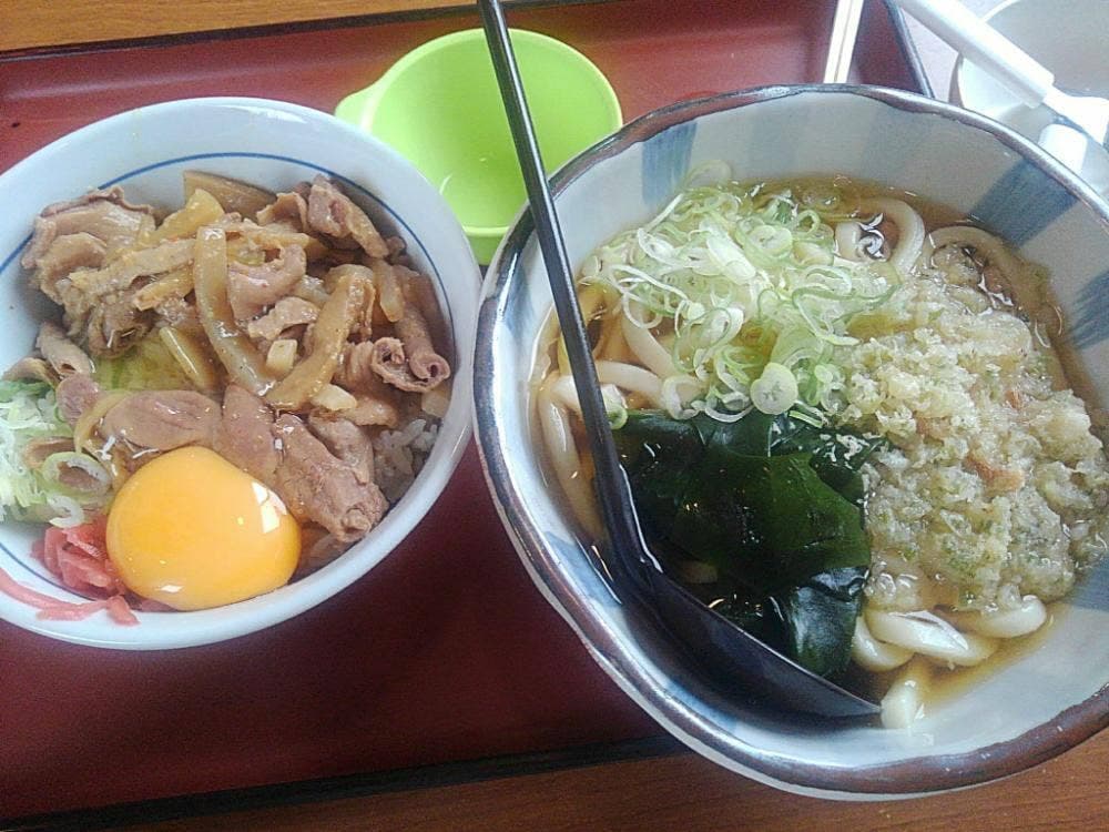 山田うどん 国府町店