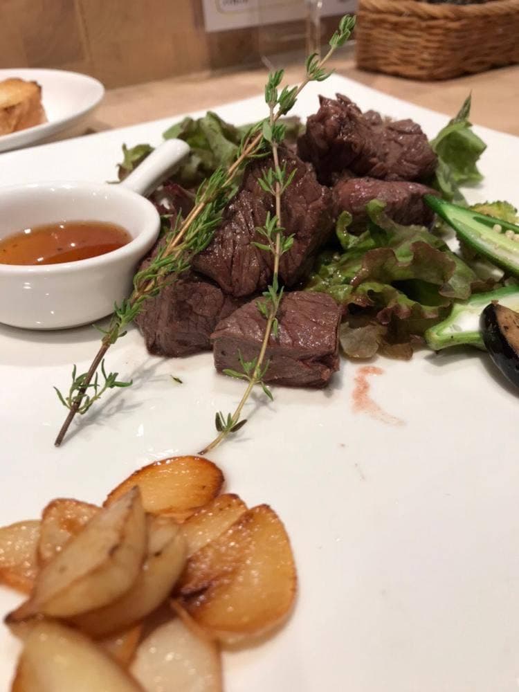 肉バル×イタリアン 虹