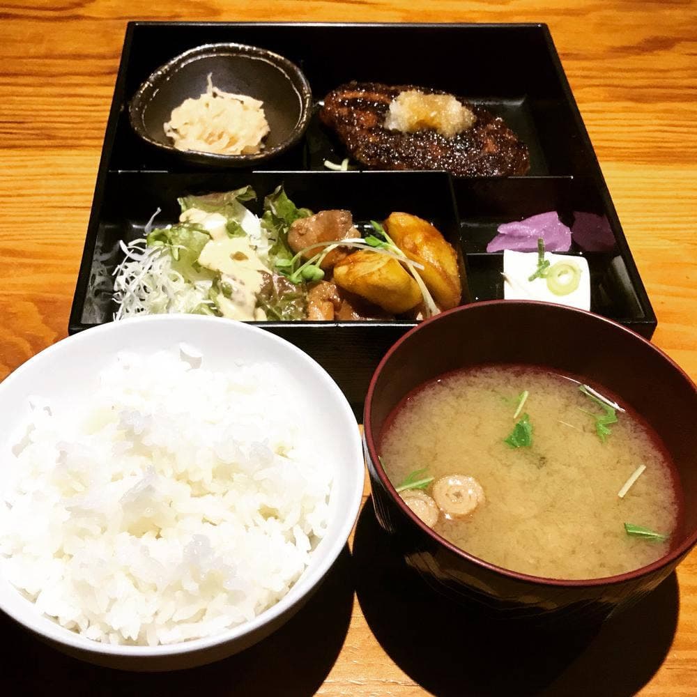 創作ダイニング酒場 とまり木 本町店
