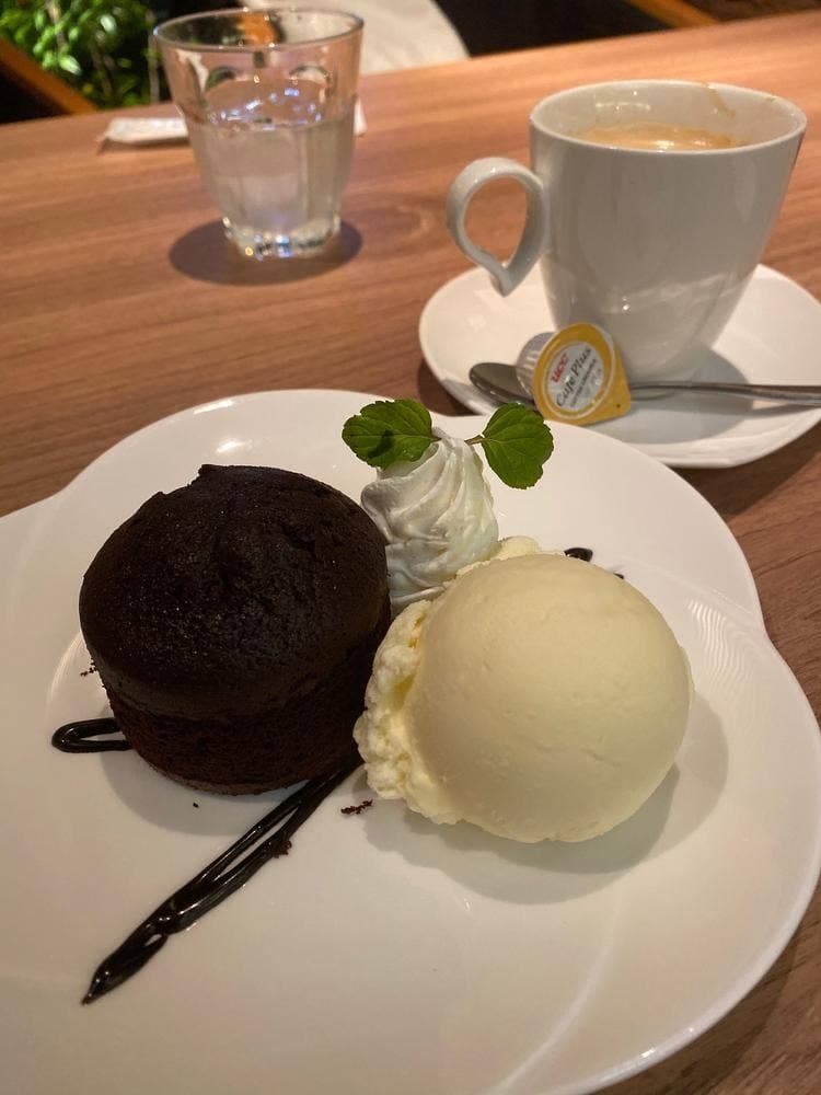 ビストロ&Cafe 六朝館
