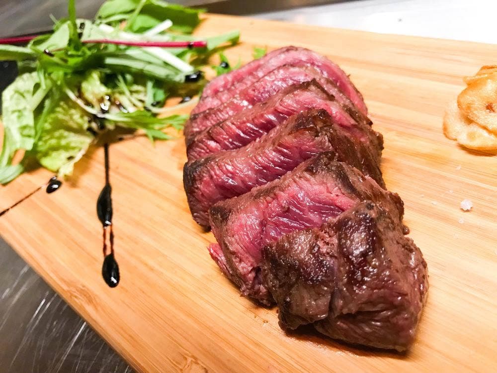 鉄板と炭火 しんさん