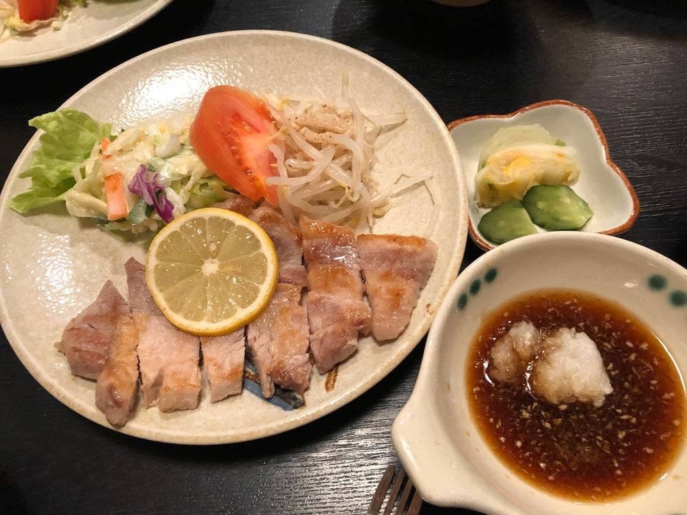 鉄板焼亭 はち家