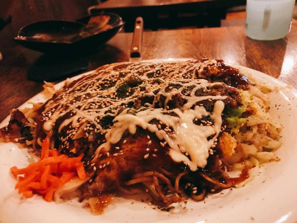 広島風お好み焼 鉄板焼 へっちゃらや