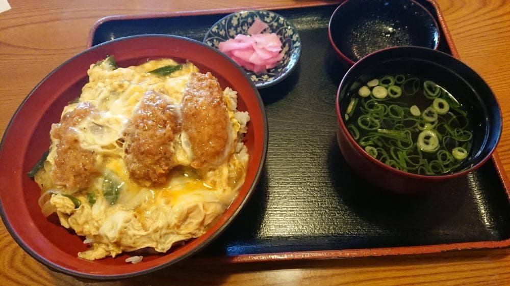 かがみや
