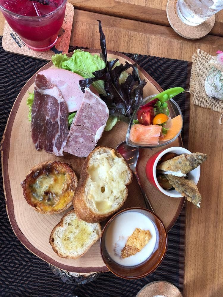 Chirai Restaurant Cafe