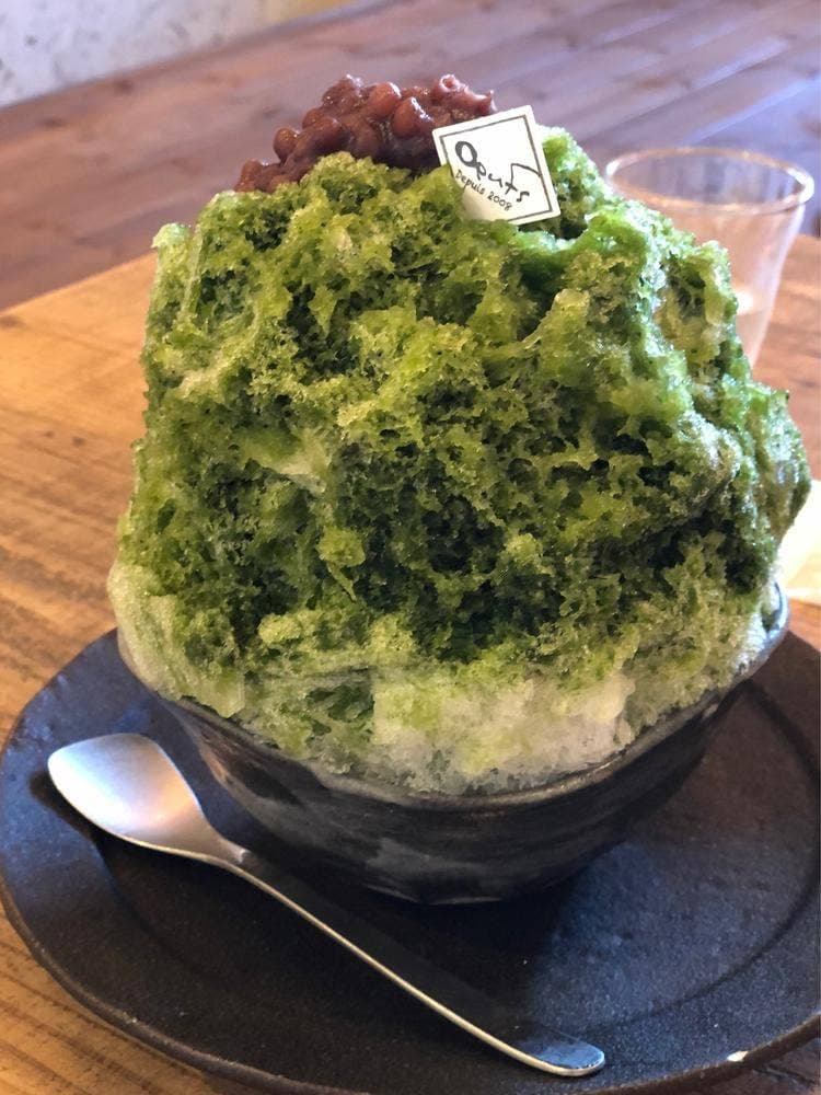 ウッフ