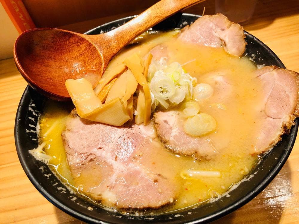 北海道ラーメンとカレー すずや